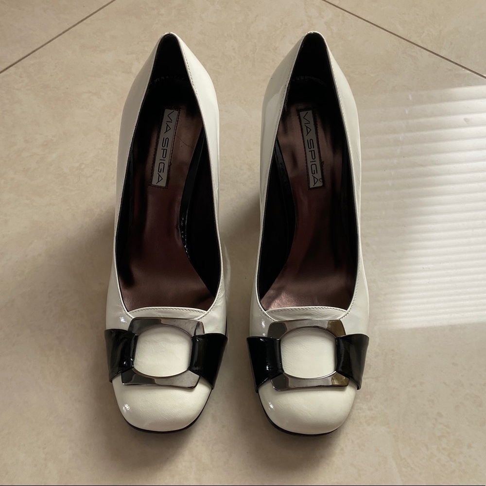 Via Spiga Made in Italy Genuine Leather Black and White Retro Heels with Buckle